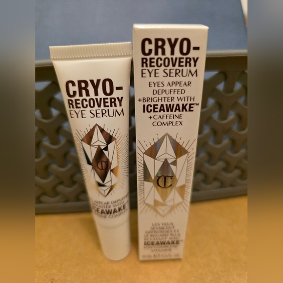 Charlotte Tilbury Serum CRYO-RECOVERY EYE SERUM 15 ML. BNIB] - Picture 2 of 5